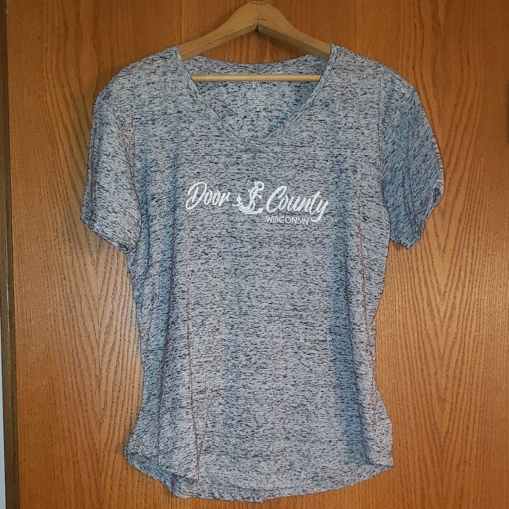 Cute V-Neck Gray Marled Top "Door County Wisconsin" Sz L